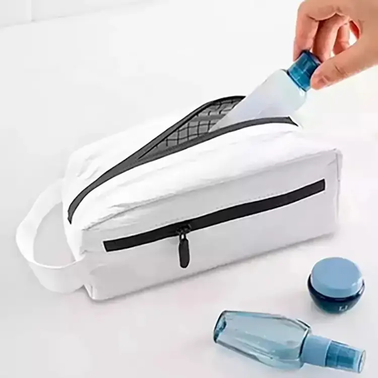 waterproof-black-toiletry-bag (3)